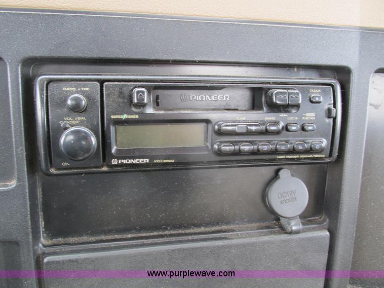 image for item I4024 1990 International 4700 service truck