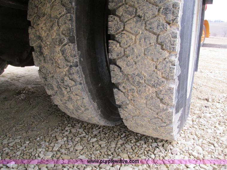 image for item I4024 1990 International 4700 service truck