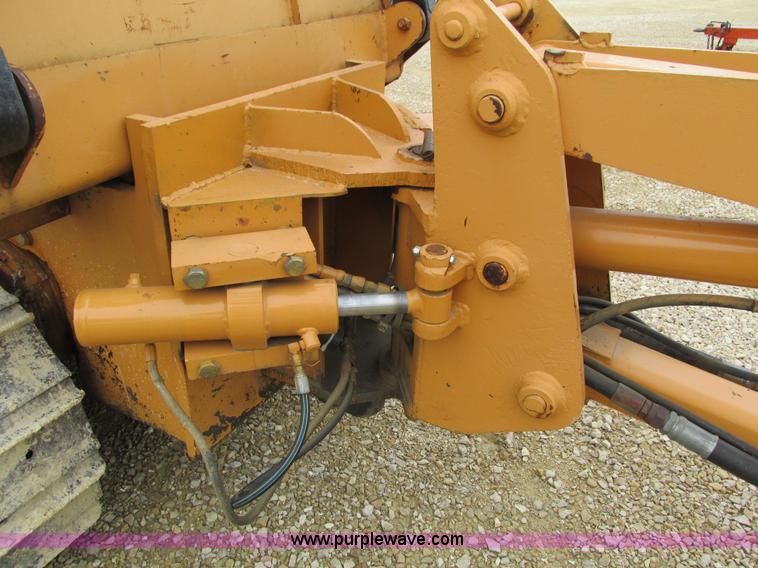 image for item I4025 1979 Case 475 cable plow