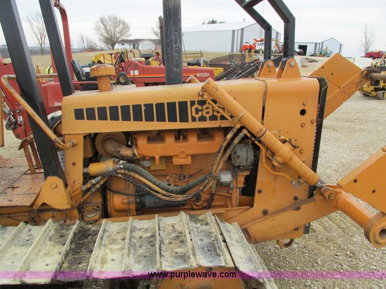 image for item I4025 1979 Case 475 cable plow