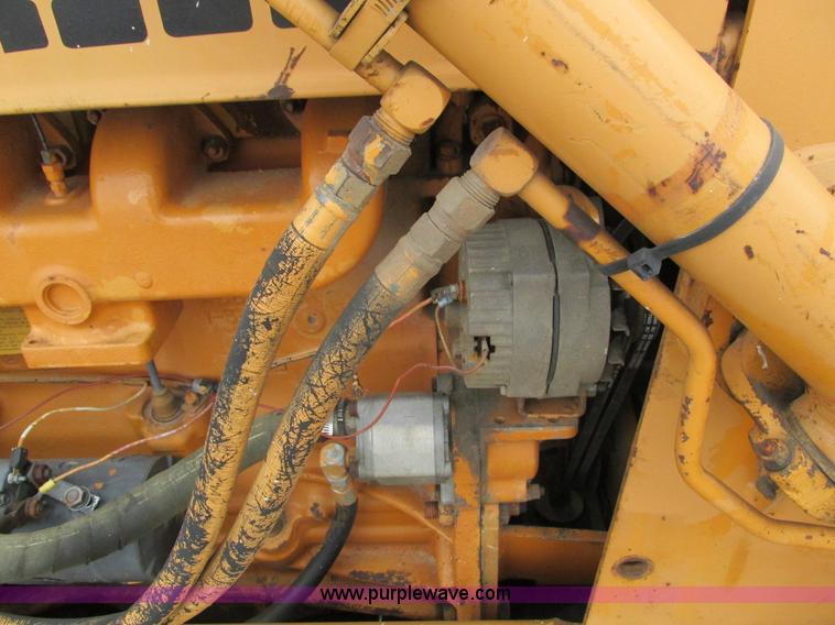 image for item I4025 1979 Case 475 cable plow