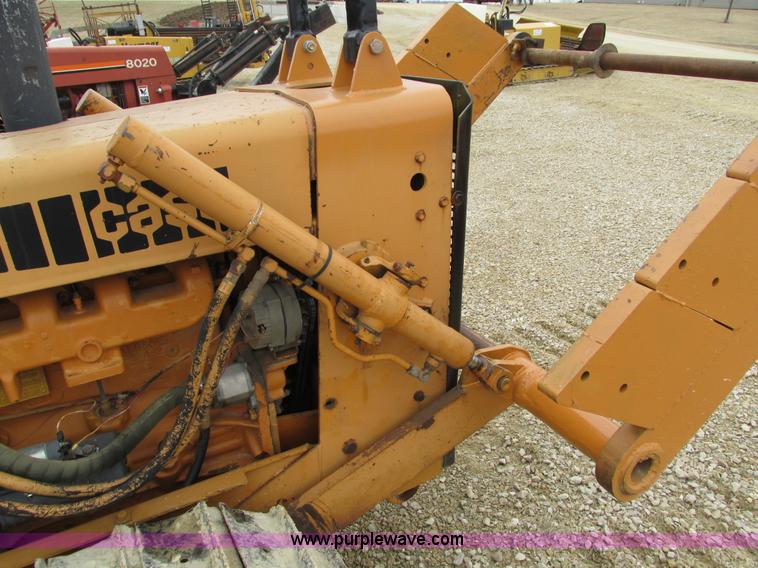 image for item I4025 1979 Case 475 cable plow