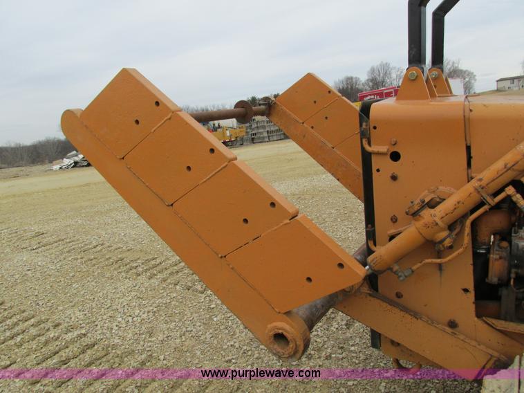 image for item I4025 1979 Case 475 cable plow