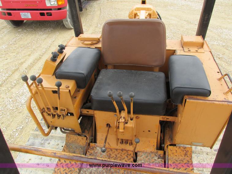 image for item I4025 1979 Case 475 cable plow