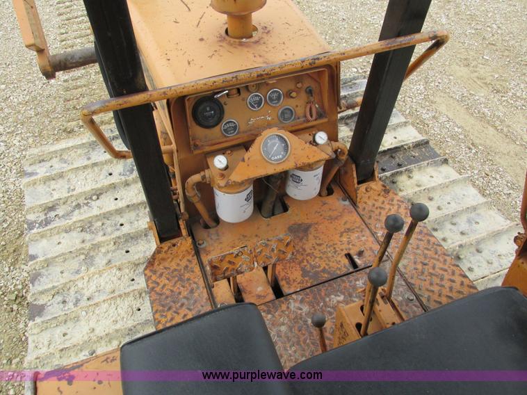 image for item I4025 1979 Case 475 cable plow