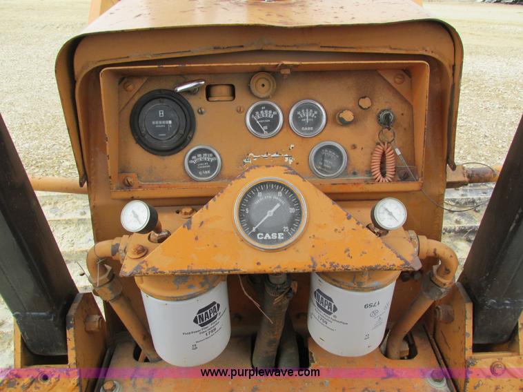 image for item I4025 1979 Case 475 cable plow