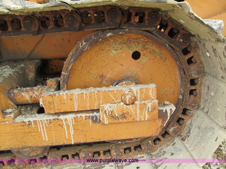 image for item I4025 1979 Case 475 cable plow