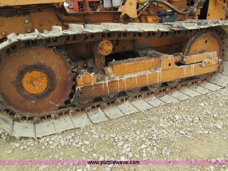 image for item I4025 1979 Case 475 cable plow