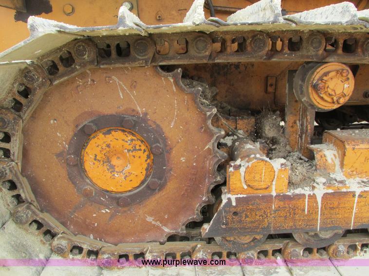 image for item I4025 1979 Case 475 cable plow