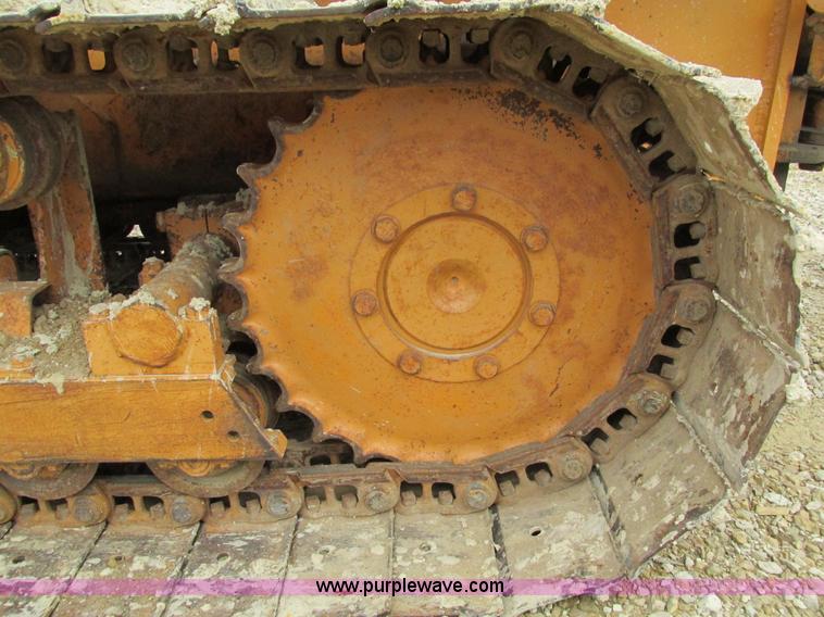 image for item I4025 1979 Case 475 cable plow