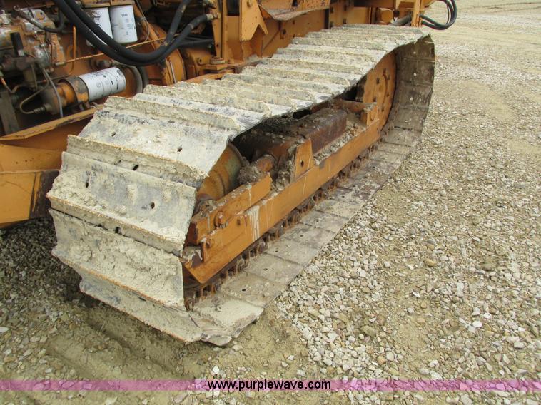 image for item I4025 1979 Case 475 cable plow