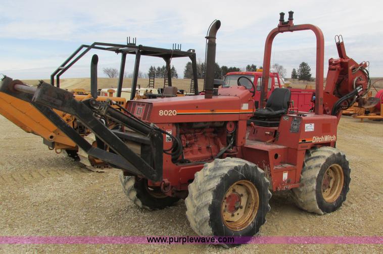 image for item I4026 Ditch Witch 8020JD vibratory plow