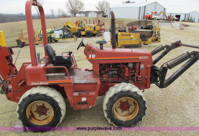 image for item I4026 Ditch Witch 8020JD vibratory plow