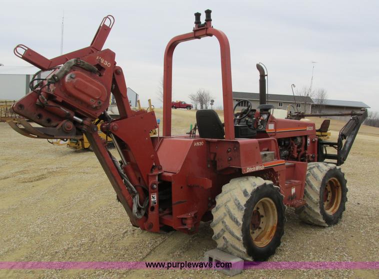 image for item I4026 Ditch Witch 8020JD vibratory plow