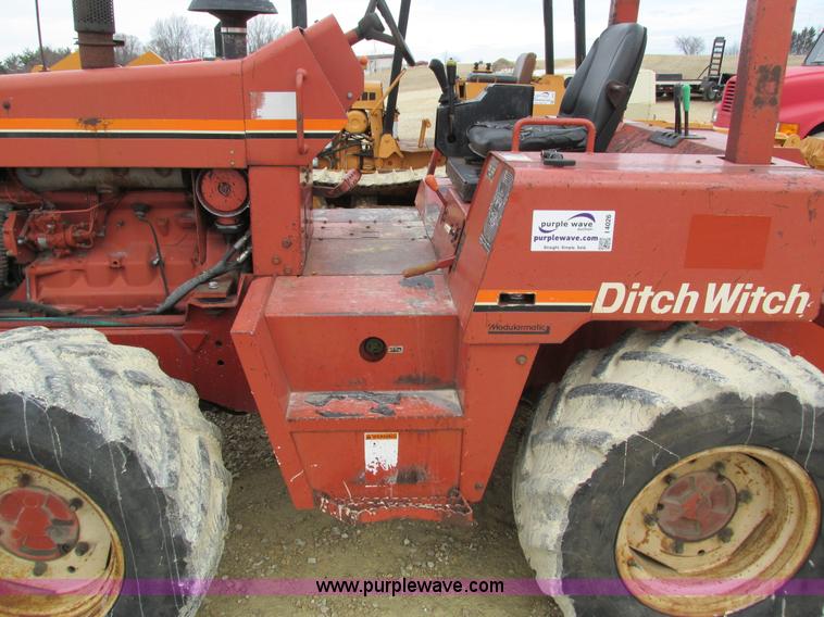 image for item I4026 Ditch Witch 8020JD vibratory plow