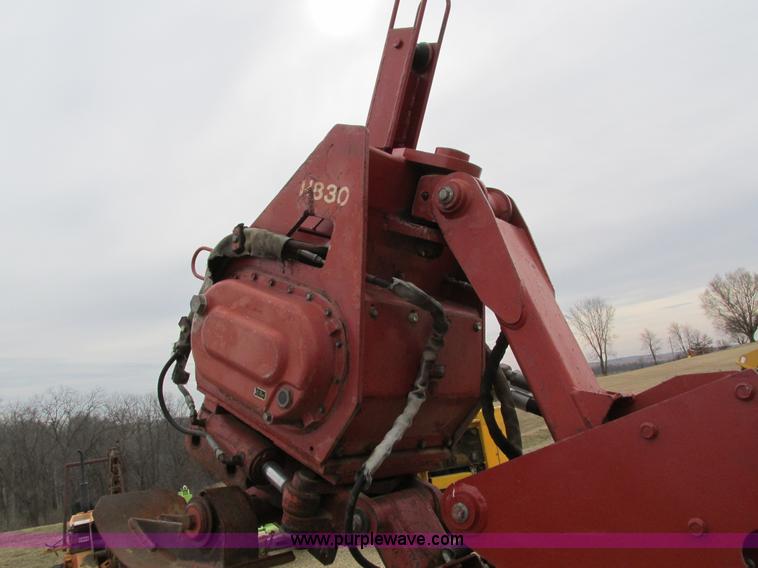image for item I4026 Ditch Witch 8020JD vibratory plow