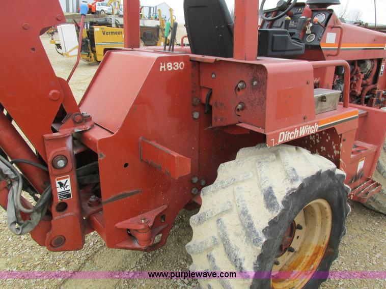 image for item I4026 Ditch Witch 8020JD vibratory plow