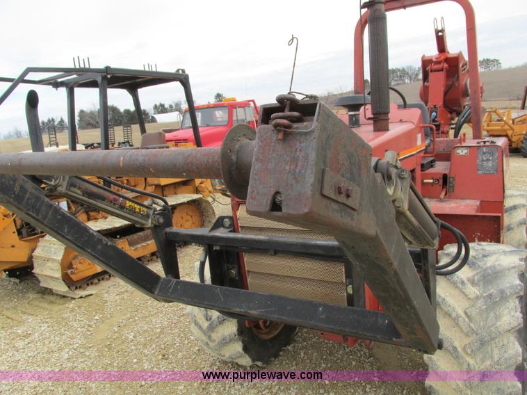 image for item I4026 Ditch Witch 8020JD vibratory plow