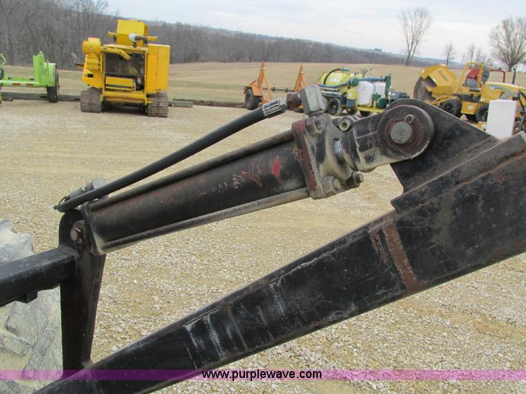 image for item I4026 Ditch Witch 8020JD vibratory plow