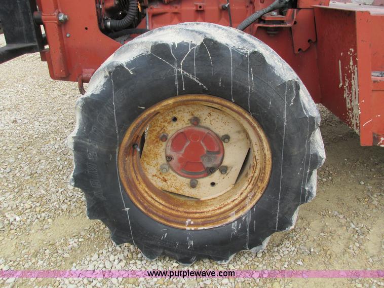 image for item I4026 Ditch Witch 8020JD vibratory plow