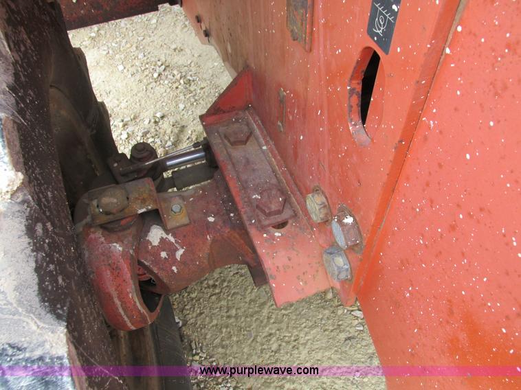 image for item I4026 Ditch Witch 8020JD vibratory plow