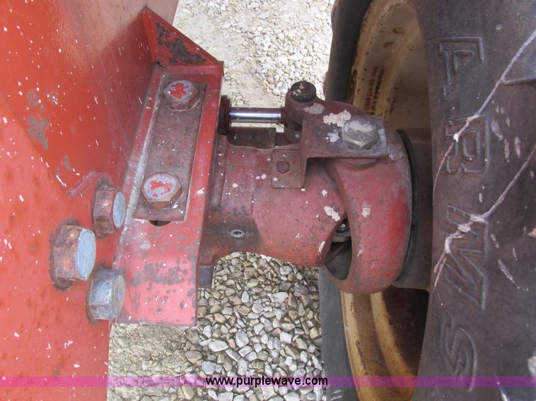 image for item I4026 Ditch Witch 8020JD vibratory plow