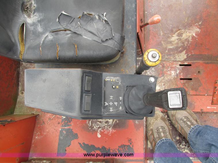 image for item I4026 Ditch Witch 8020JD vibratory plow