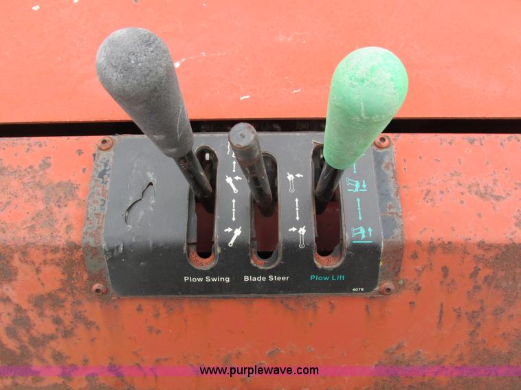 image for item I4026 Ditch Witch 8020JD vibratory plow