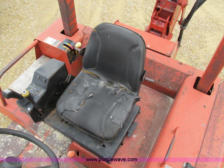 image for item I4026 Ditch Witch 8020JD vibratory plow