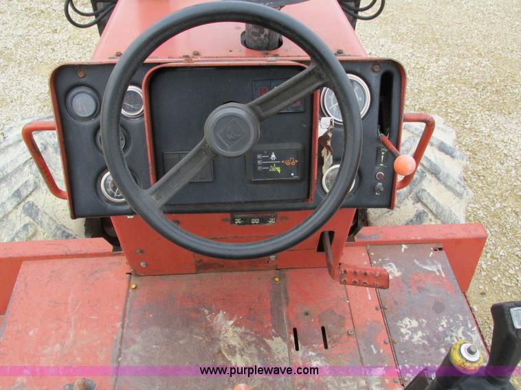 image for item I4026 Ditch Witch 8020JD vibratory plow