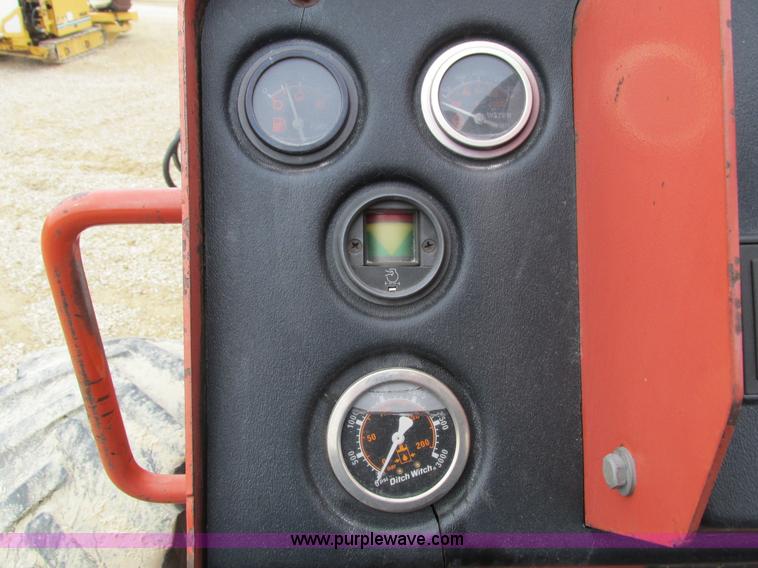 image for item I4026 Ditch Witch 8020JD vibratory plow