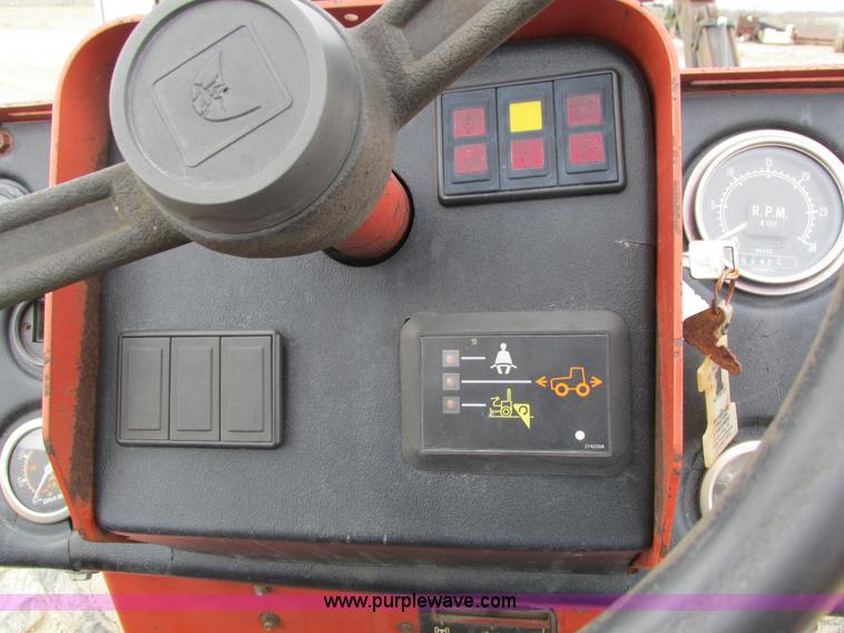 image for item I4026 Ditch Witch 8020JD vibratory plow