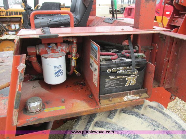 image for item I4026 Ditch Witch 8020JD vibratory plow