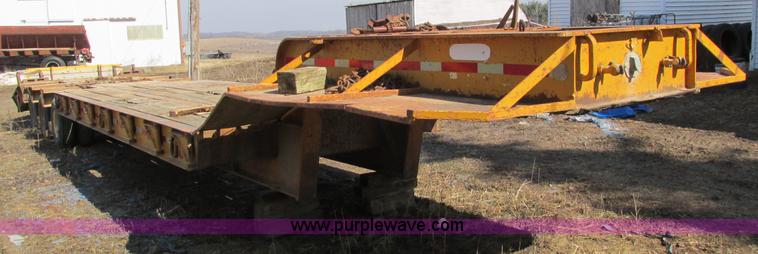image for item I4033 1977 Fontaine LBTT-3-35BT equipment trailer