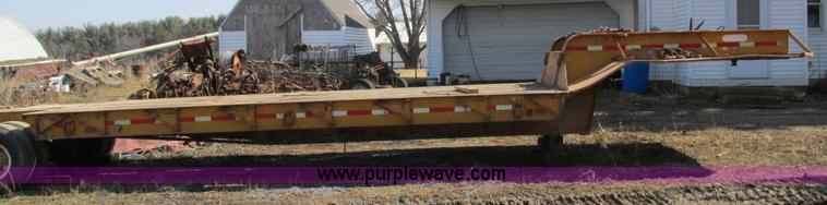 image for item I4033 1977 Fontaine LBTT-3-35BT equipment trailer