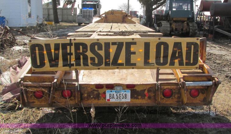 image for item I4033 1977 Fontaine LBTT-3-35BT equipment trailer