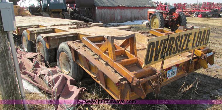 image for item I4033 1977 Fontaine LBTT-3-35BT equipment trailer