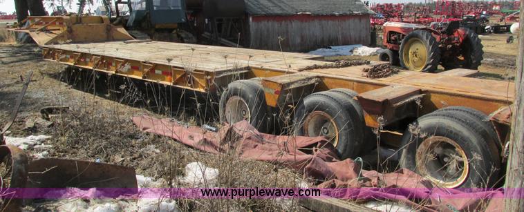 image for item I4033 1977 Fontaine LBTT-3-35BT equipment trailer