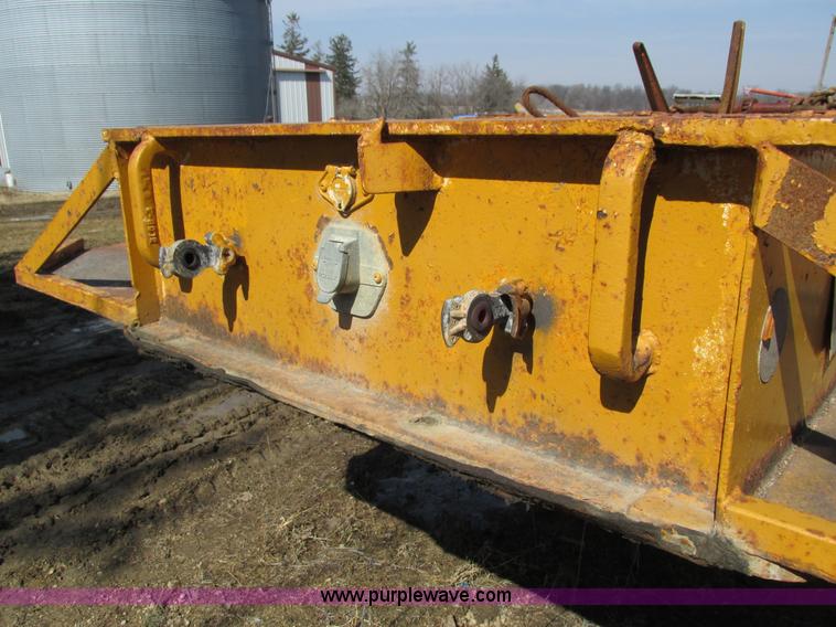 image for item I4033 1977 Fontaine LBTT-3-35BT equipment trailer