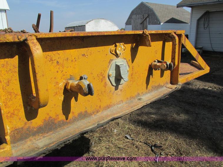 image for item I4033 1977 Fontaine LBTT-3-35BT equipment trailer