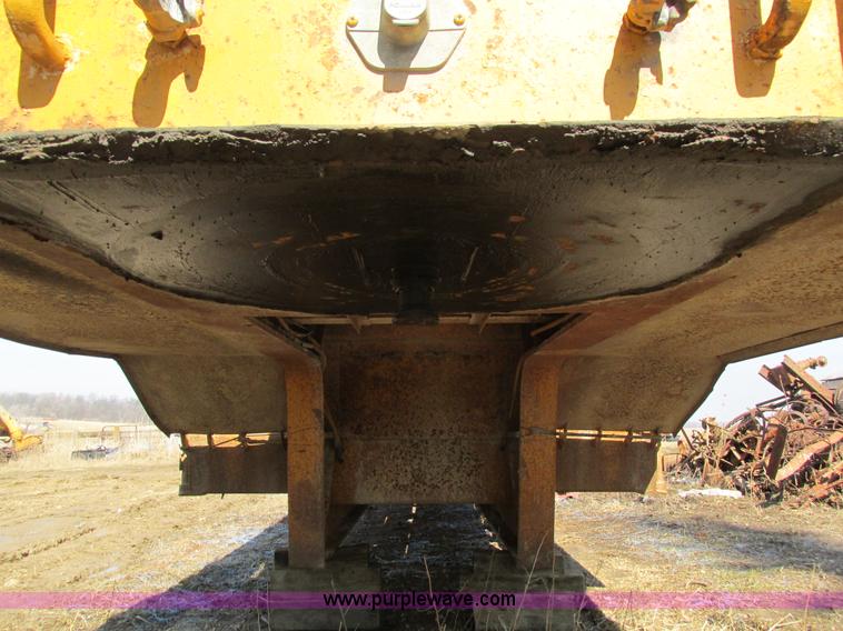 image for item I4033 1977 Fontaine LBTT-3-35BT equipment trailer