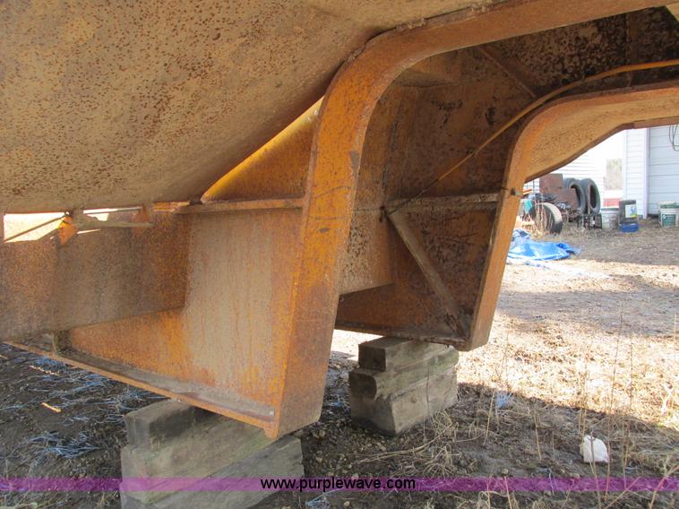 image for item I4033 1977 Fontaine LBTT-3-35BT equipment trailer