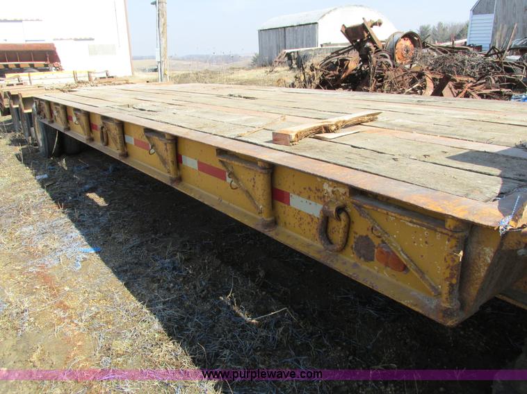 image for item I4033 1977 Fontaine LBTT-3-35BT equipment trailer