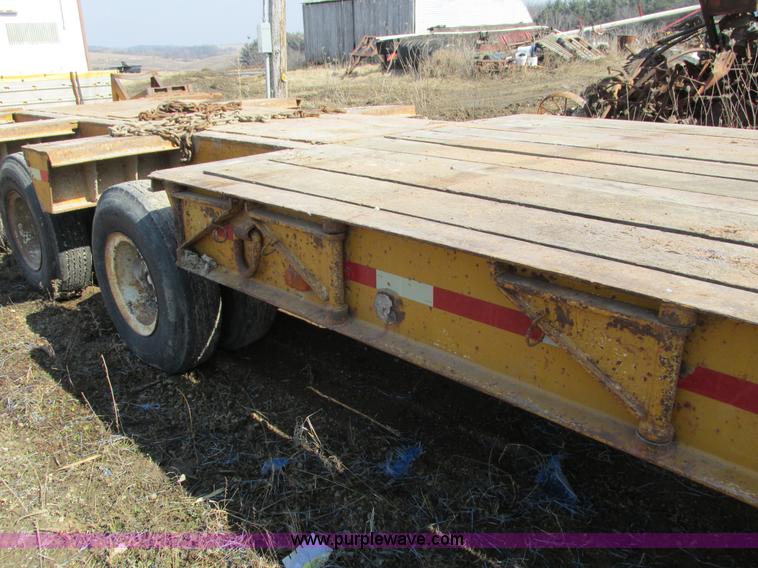 image for item I4033 1977 Fontaine LBTT-3-35BT equipment trailer