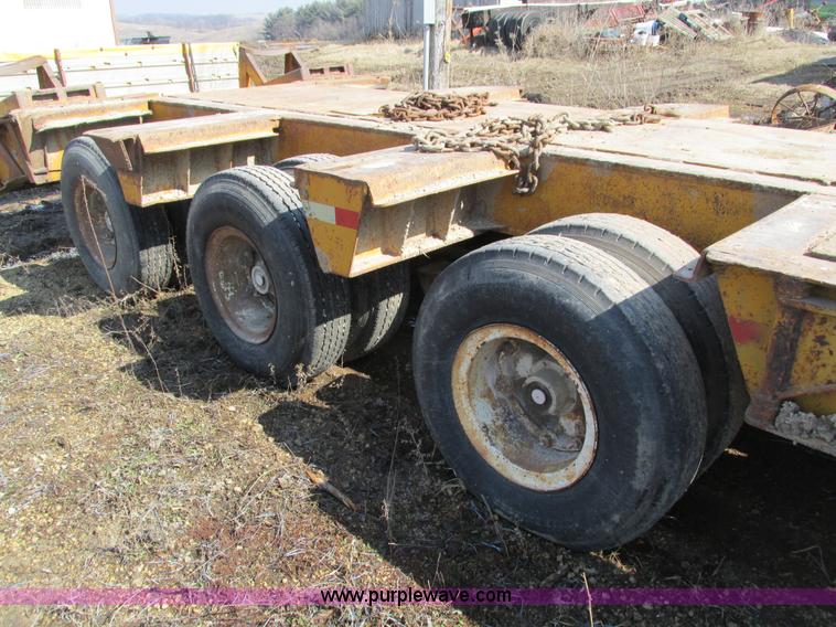 image for item I4033 1977 Fontaine LBTT-3-35BT equipment trailer