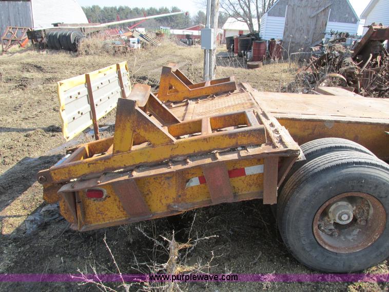 image for item I4033 1977 Fontaine LBTT-3-35BT equipment trailer
