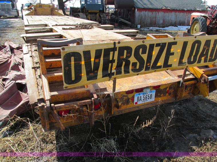 image for item I4033 1977 Fontaine LBTT-3-35BT equipment trailer