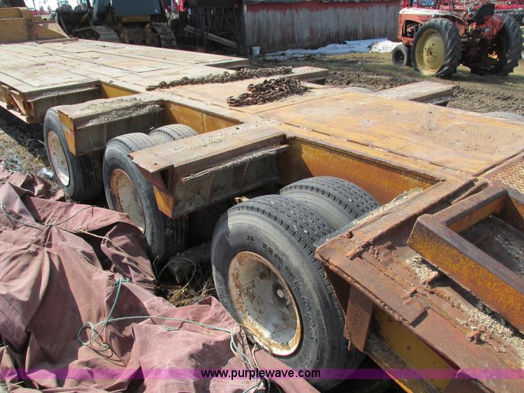 image for item I4033 1977 Fontaine LBTT-3-35BT equipment trailer