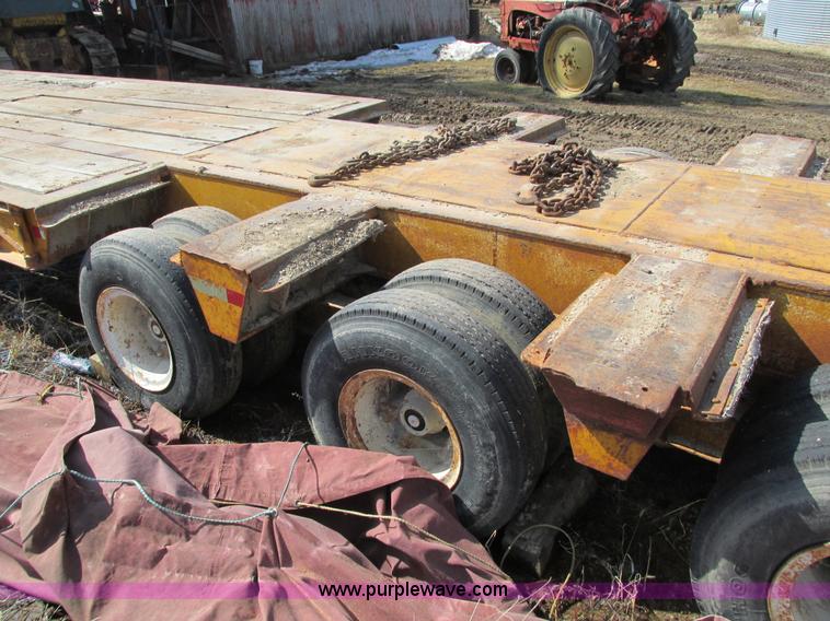 image for item I4033 1977 Fontaine LBTT-3-35BT equipment trailer