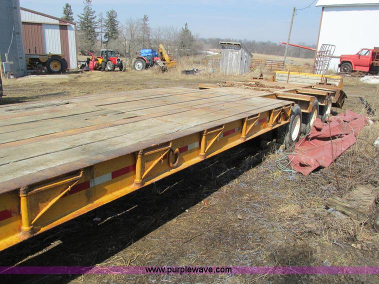 image for item I4033 1977 Fontaine LBTT-3-35BT equipment trailer